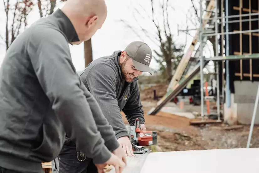 Handwerker bei Zimmerei Gommel